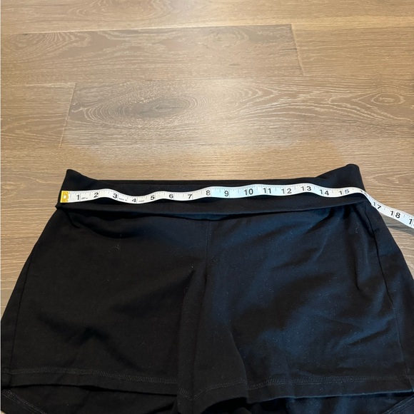 •Old Navy Maternity Shorts• - Picture 3 of 5